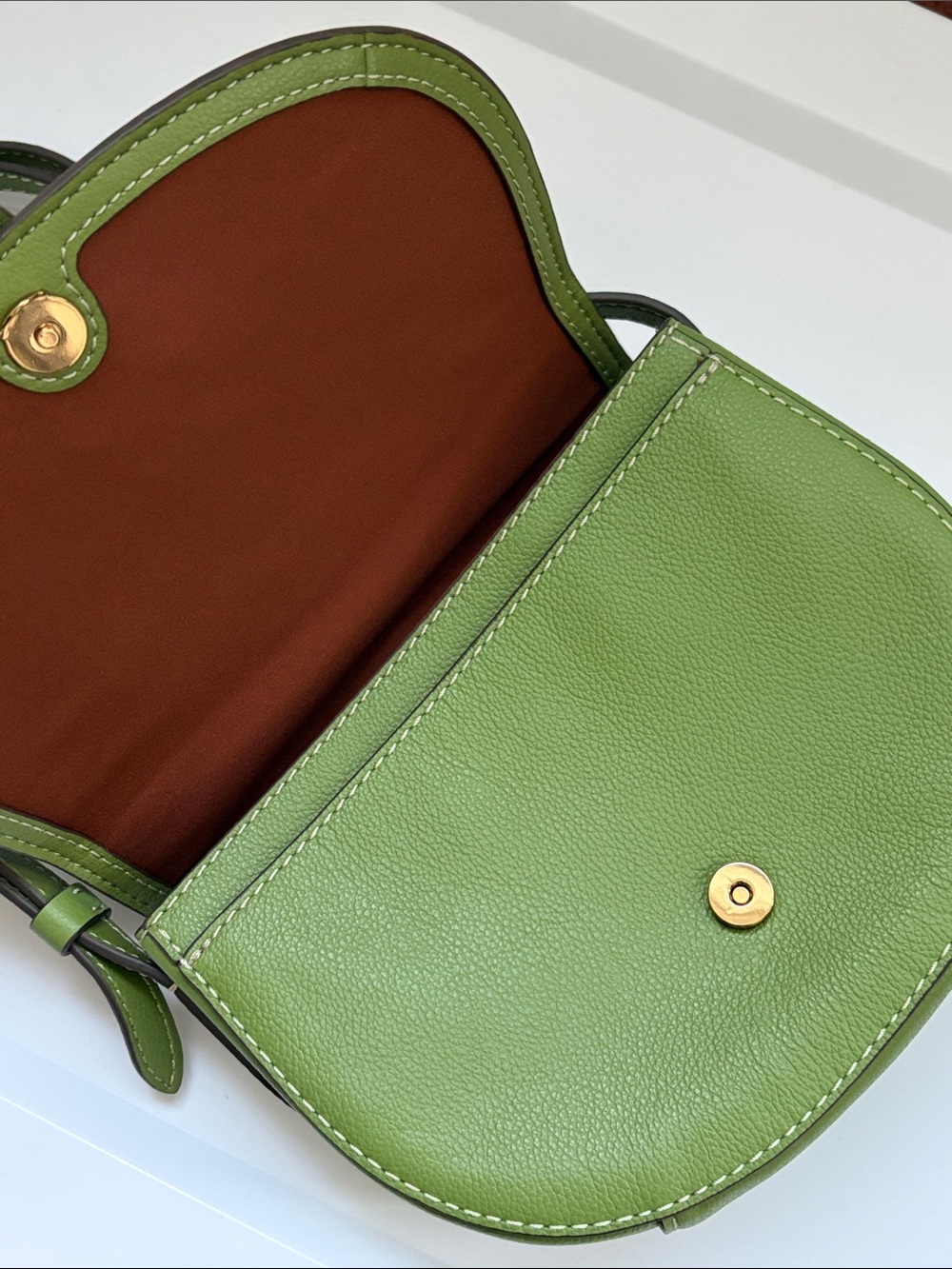 Fossil Olive Green Leather Saddle Crossbody with Gold Hardware - Picture 3 of 6
